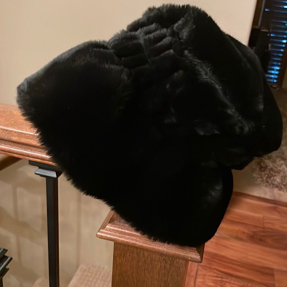 Parkhurst Canada Faux Fur Bucket Style Hat